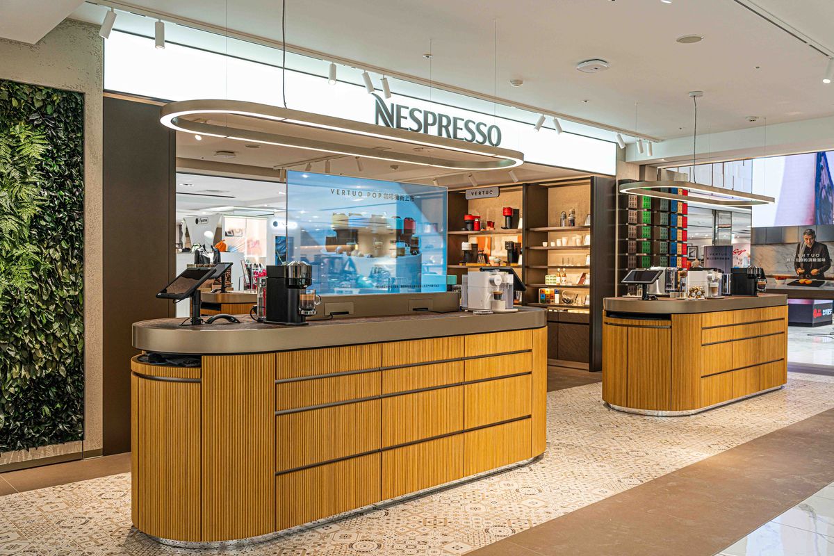 Nespresso；科技感櫥窗；花磚；永生綠植牆；商空設計；室內設計